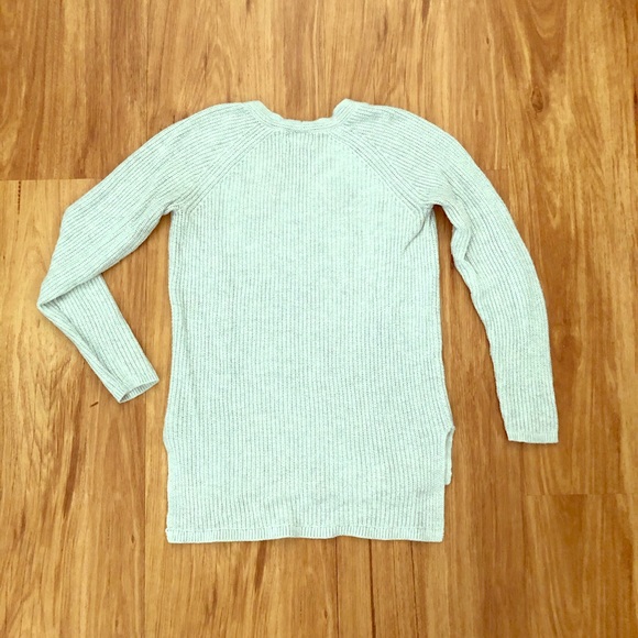 Old Navy V-neck sweater - Picture 2 of 5